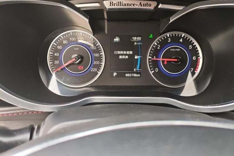 Used Brilliance V3 2016 1.5T Automatic Flagship Model Odometer Close Up