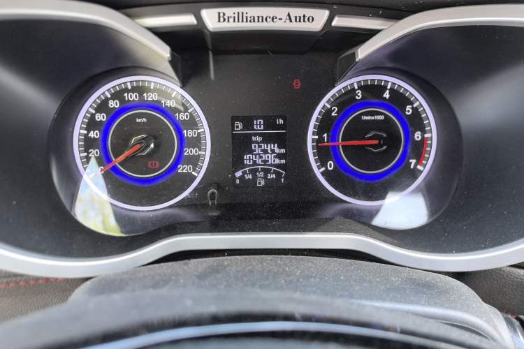 Used Brilliance V3 2016 1.5L Manual Comfort Model Odometer Close Up