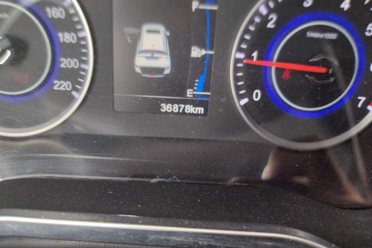 Used Brilliance V3 2016 1.5L Manual Smart Version Odometer Close Up