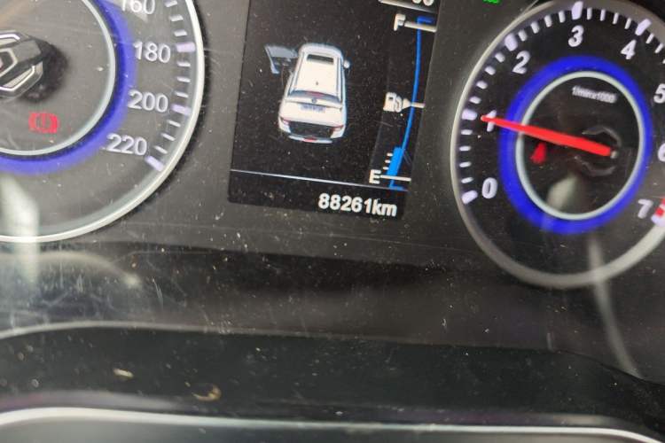 Used Brilliance V3 2016 1.5L Manual Smart Version Odometer Close Up