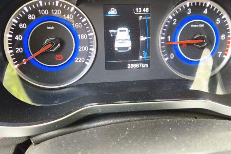 Used Brilliance V3 2016 1.5L Manual Smart Version Odometer Close Up