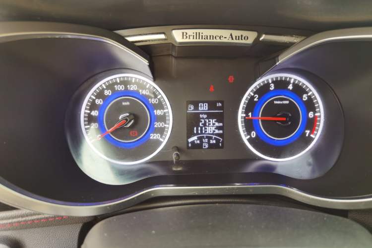 Used Brilliance V3 2016 1.5L Manual Elite Version Odometer Close Up