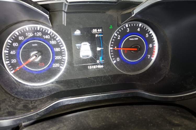 Used Brilliance V3 2016 1.5L Manual Smart Version Odometer Close Up