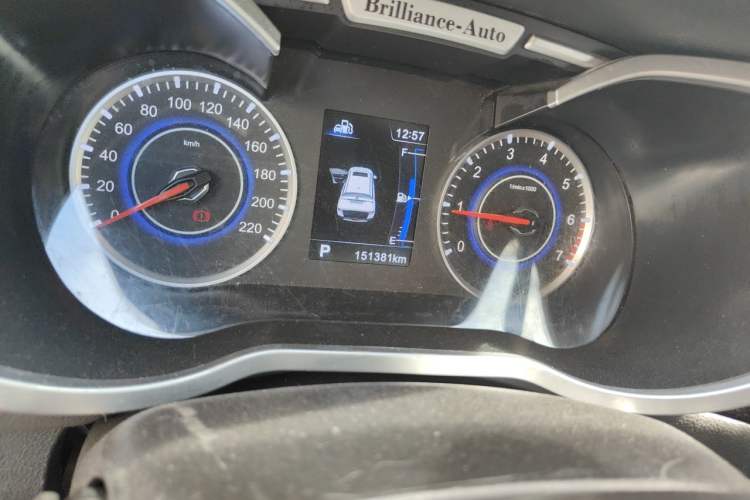 Used Brilliance V3 2016 1.5L Automatic Smart Version Odometer Close Up