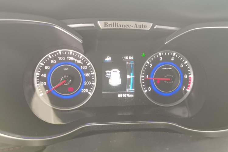 Used Brilliance V3 2016 1.5L Manual Comfort Model Odometer Close Up