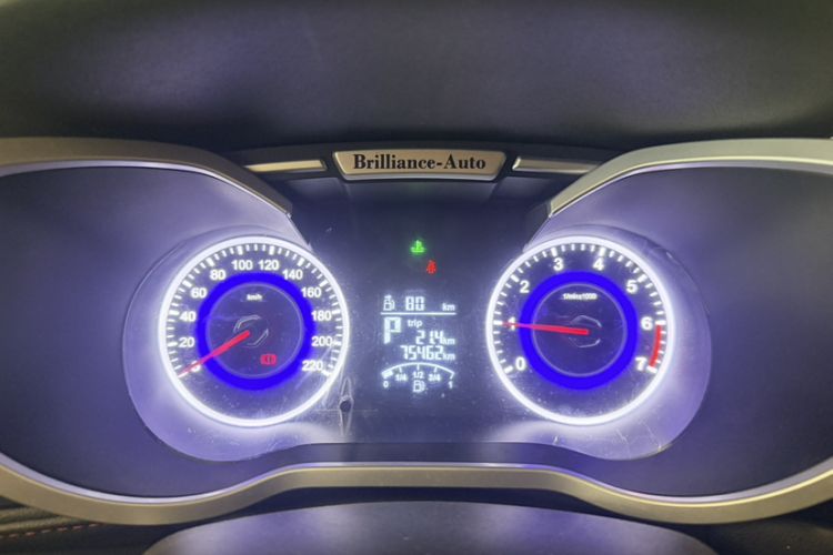 Used Brilliance V3 2016 1.5L Automatic Comfort Model Odometer Close Up