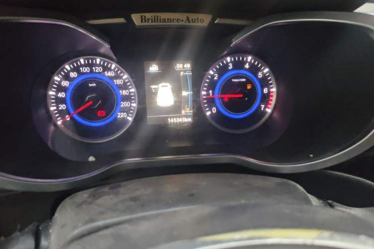 Used Brilliance V3 2016 1.5L Manual Smart Version Odometer Close Up