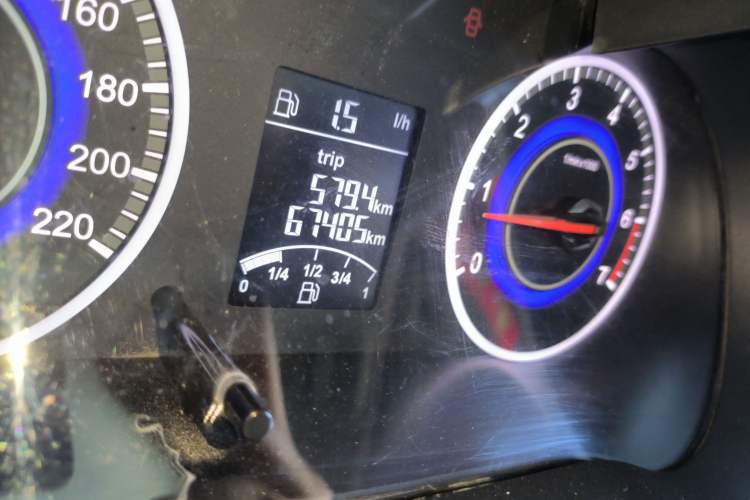 Used Brilliance V3 2016 1.5L Manual Comfort Model Odometer Close Up