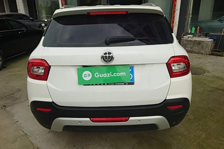 Used Brilliance V3 2016 1.5L Manual Elite Version Rear