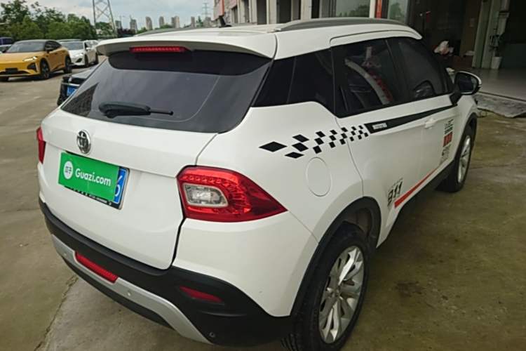 Used Brilliance V3 2016 1.5L Manual Elite Version Rear Right 45 Deg