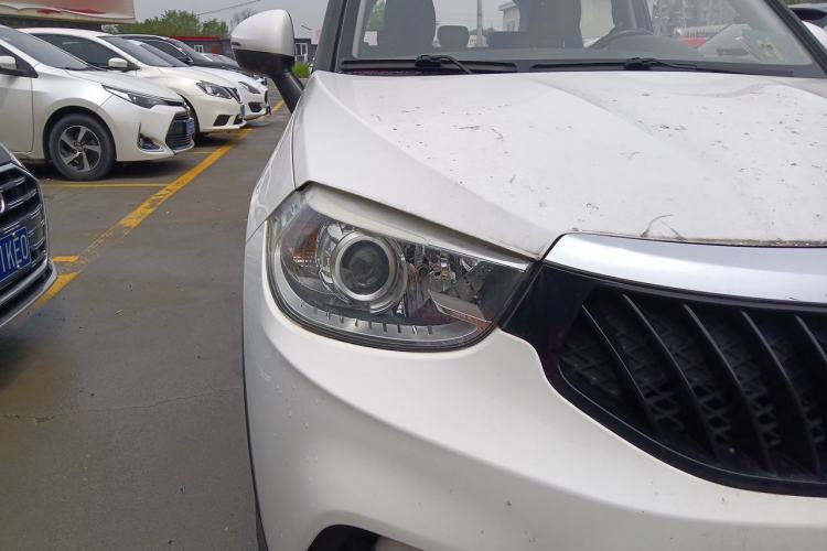 Used Brilliance V3 2016 1.5L Automatic Smart Version Right Front Headlight