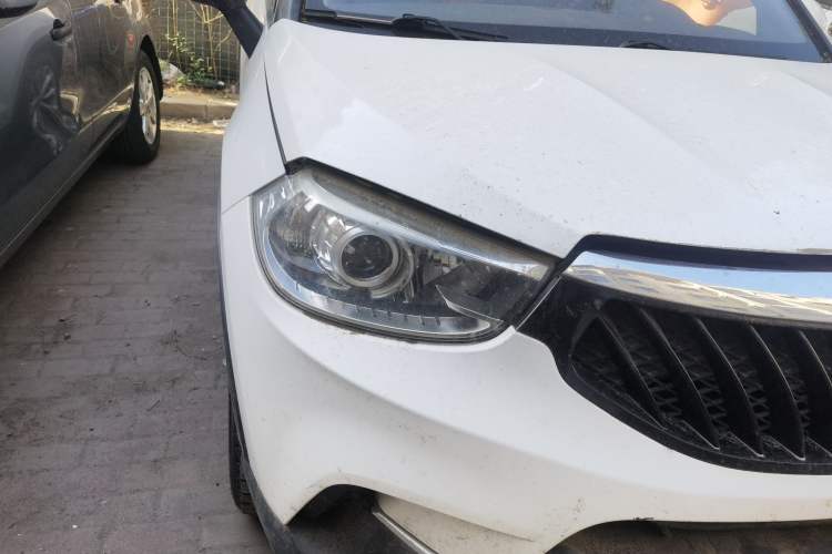 Used Brilliance V3 2016 1.5L Manual Smart Version Right Front Headlight