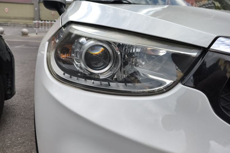 Used Brilliance V3 2016 1.5L Manual Smart Version Right Front Headlight