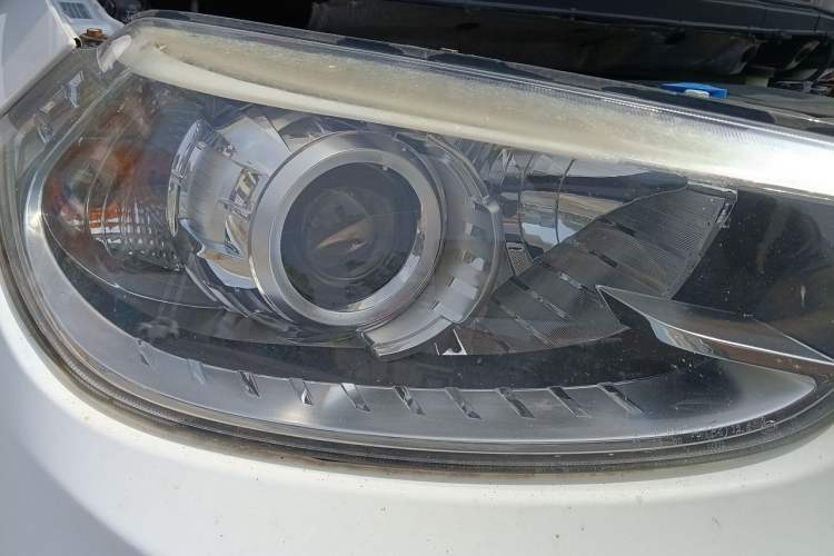 Used Brilliance V3 2016 1.5L Manual Comfort Model Right Front Headlight