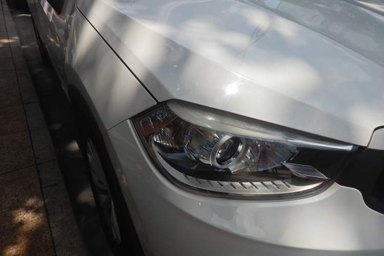 Used Brilliance V3 2016 1.5L Manual Comfort Model Right Front Headlight