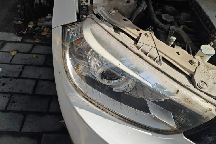 Used Brilliance V3 2016 1.5L Automatic Smart Version Right Front Headlight