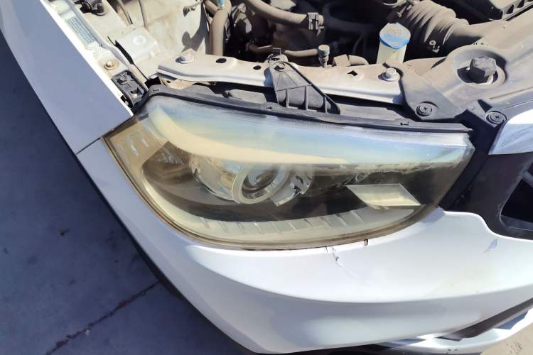 Used Brilliance V3 2016 1.5L Manual Smart Version Right Front Headlight