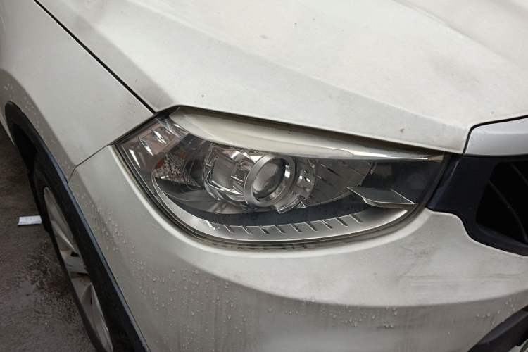 Used Brilliance V3 2016 1.5L Manual Comfort Model Right Front Headlight