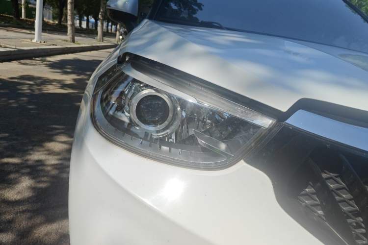 Used Brilliance V3 2016 1.5L Manual Smart Version Right Front Headlight