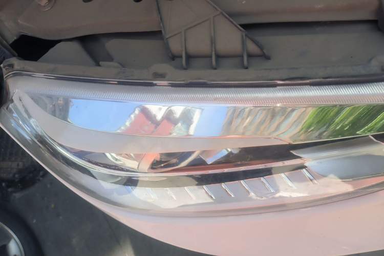 Used Brilliance V3 2016 1.5L Automatic Smart Version Right Front Headlight