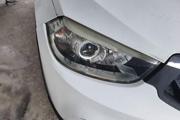 Used Brilliance V3 2016 1.5L Manual Smart Version Right Front Headlight