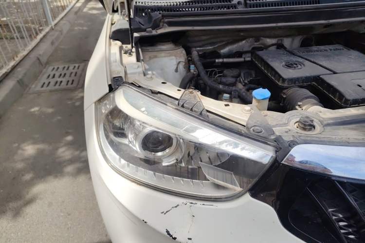 Used Brilliance V3 2016 1.5L Automatic Smart Version Right Front Headlight