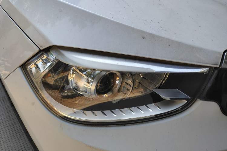 Used Brilliance V3 2016 1.5L Manual Smart Version Right Front Headlight