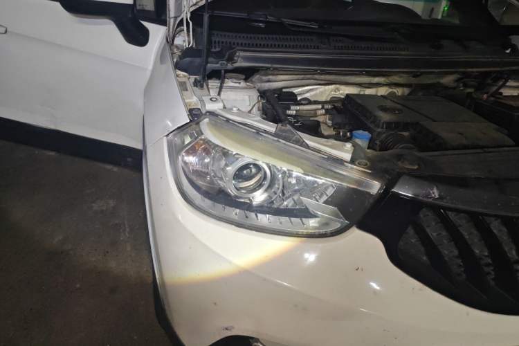 Used Brilliance V3 2016 1.5L Manual Smart Version Right Front Headlight