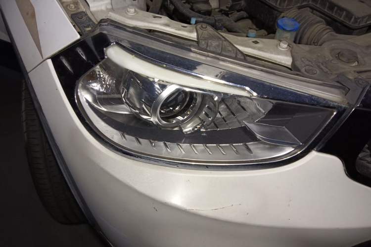 Used Brilliance V3 2016 1.5L Manual Smart Version Right Front Headlight
