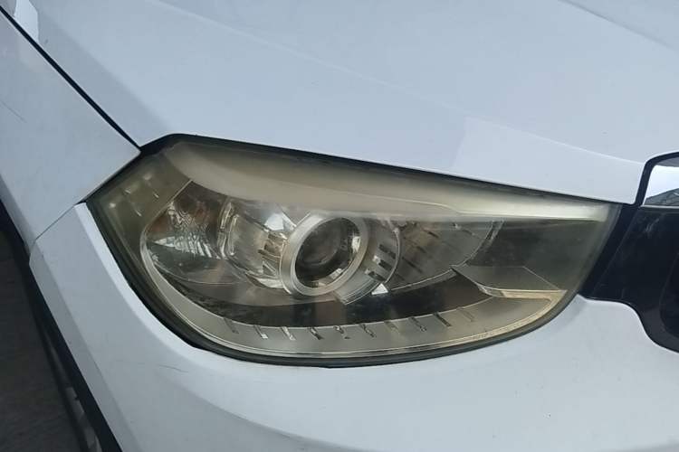 Used Brilliance V3 2016 1.5L Automatic Comfort Model Right Front Headlight