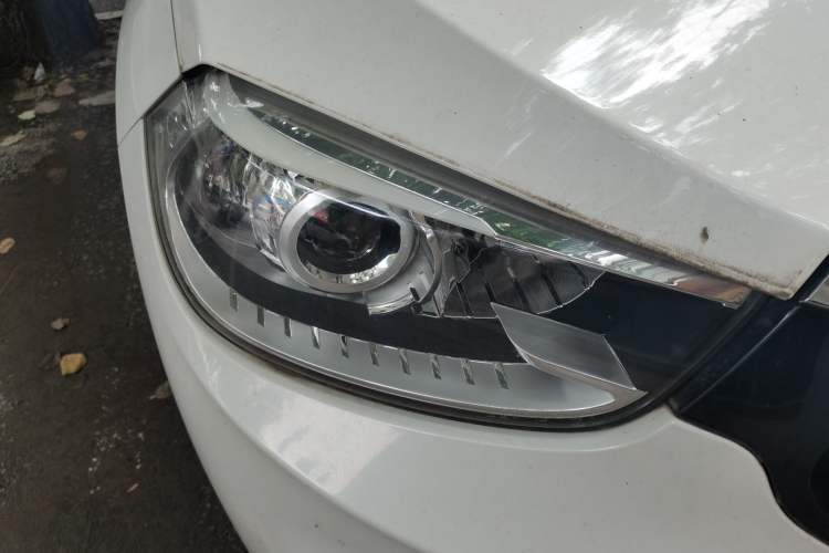 Used Brilliance V3 2016 1.5L Automatic Smart Version Right Front Headlight