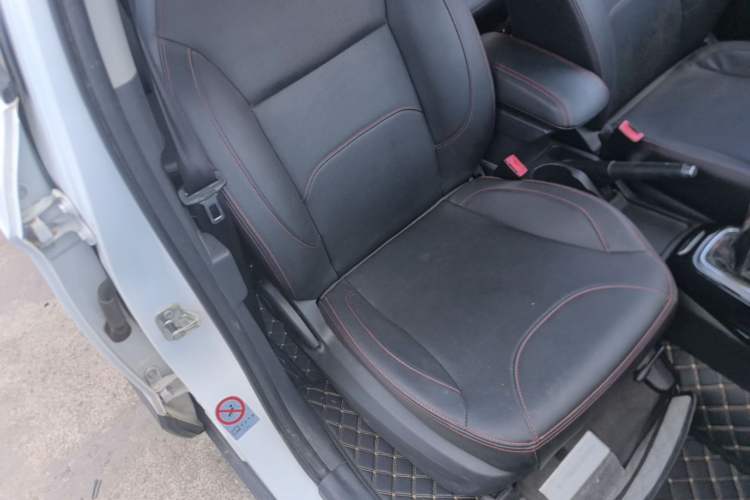 Used Brilliance V3 2016 1.5L Manual Smart Version Right Front Seat