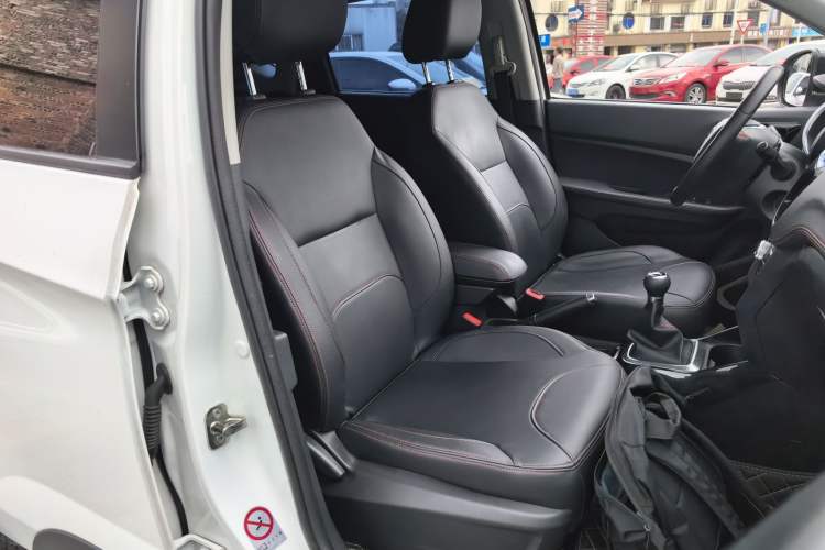 Used Brilliance V3 2016 1.5L Manual Smart Version Right Front Seat