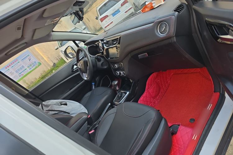 Used Brilliance V3 2016 1.5T Automatic Flagship Model Right Front Seat