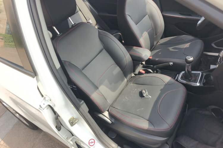 Used Brilliance V3 2016 1.5L Manual Smart Version Right Front Seat