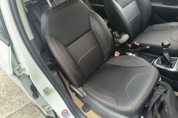 Used Brilliance V3 2016 1.5L Manual Smart Version Right Front Seat