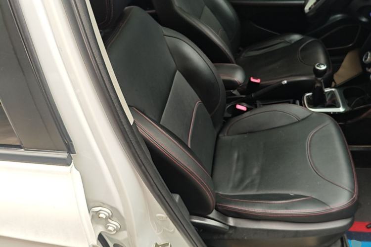 Used Brilliance V3 2016 1.5L Manual Smart Version Right Front Seat