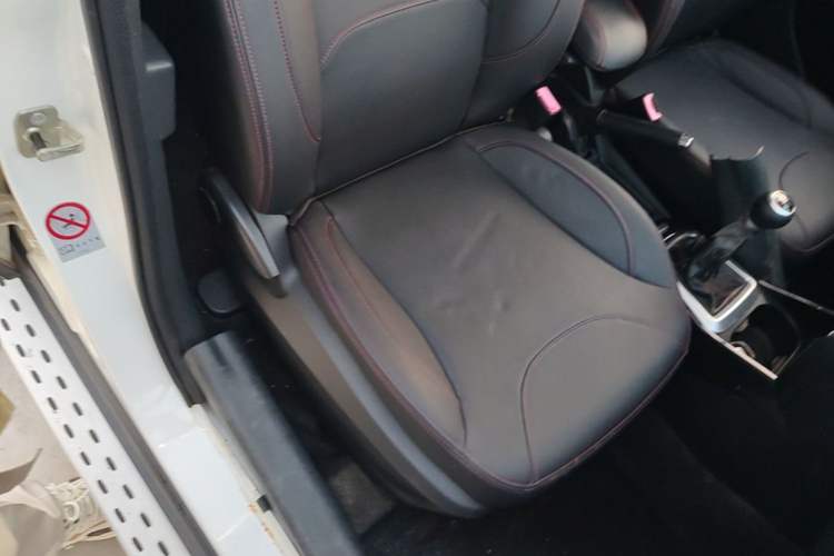 Used Brilliance V3 2016 1.5L Manual Smart Version Right Front Seat