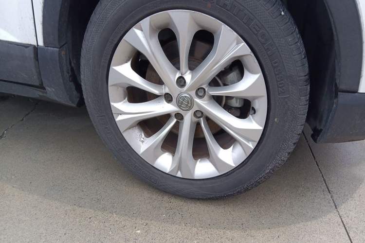 Used Brilliance V3 2016 1.5L Automatic Smart Version Right Front Wheel Hub