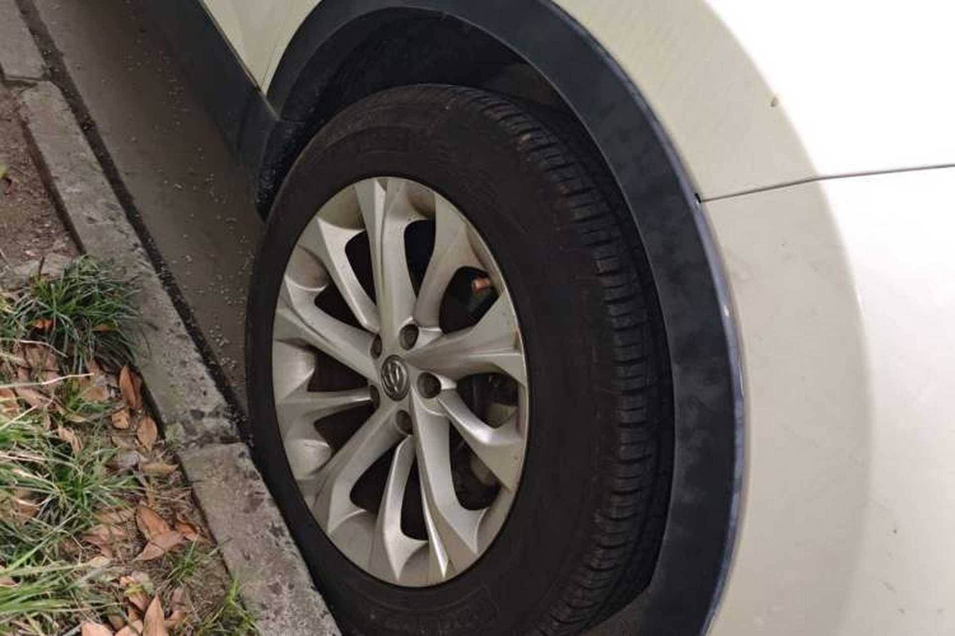 Used Brilliance V3 2016 1.5L Manual Comfort Model Right Front Wheel Hub