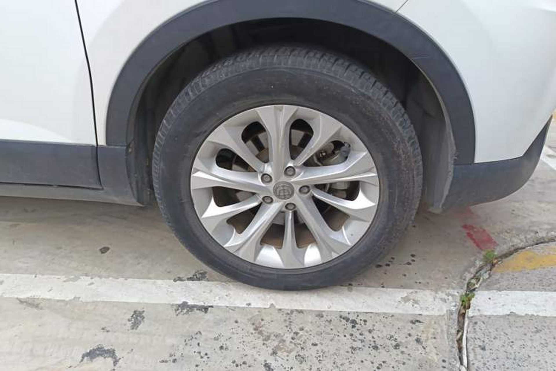 Used Brilliance V3 2016 1.5L Manual Smart Version Right Front Wheel Hub