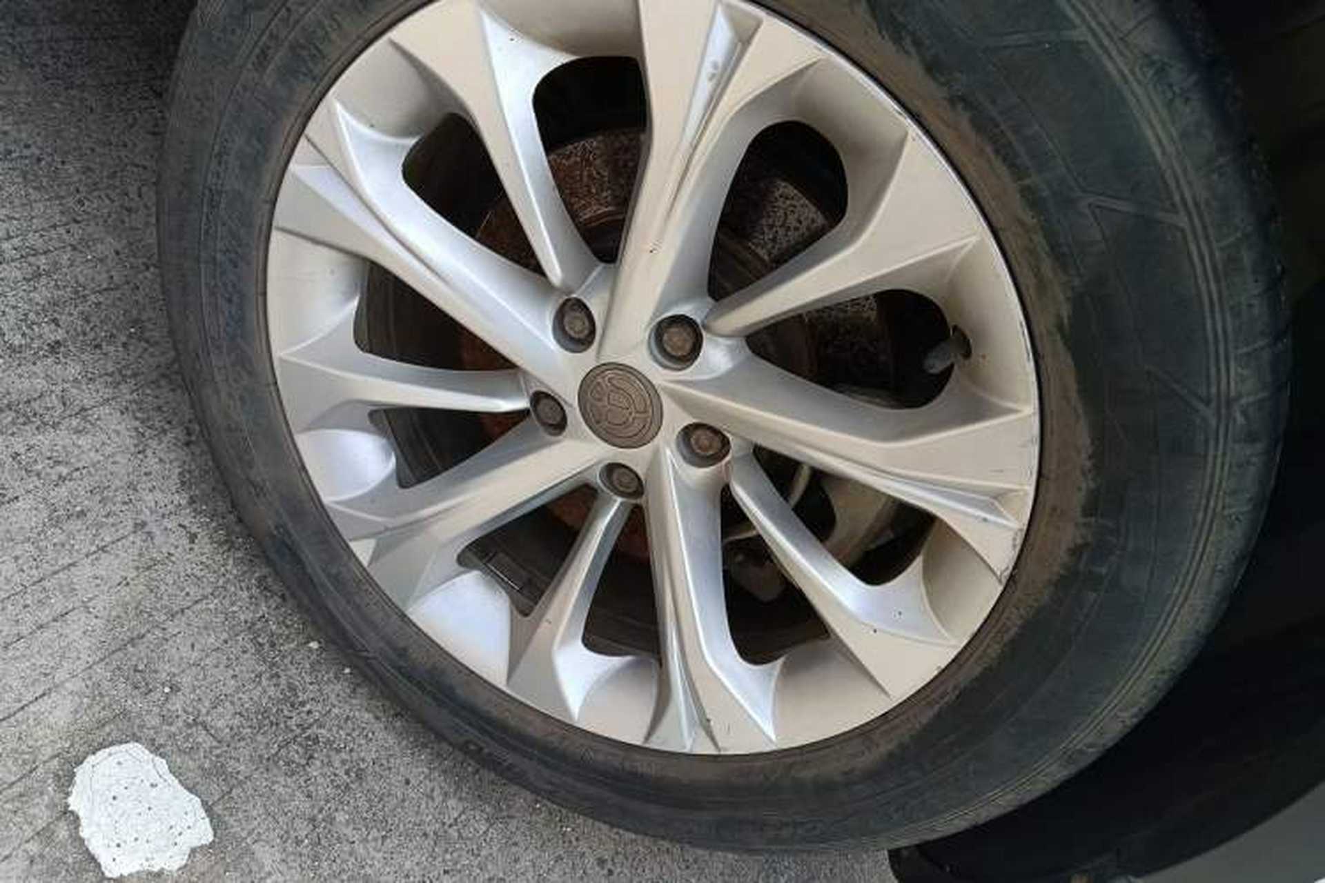Used Brilliance V3 2016 1.5L Manual Comfort Model Right Front Wheel Hub