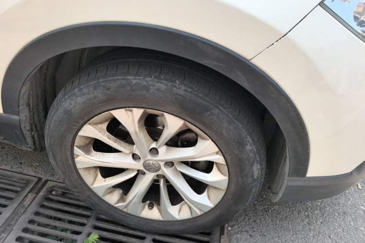 Used Brilliance V3 2016 1.5L Automatic Smart Version Right Front Wheel Hub