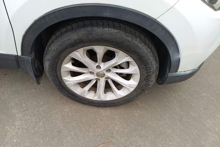 Used Brilliance V3 2016 1.5L Automatic Smart Version Right Front Wheel Hub