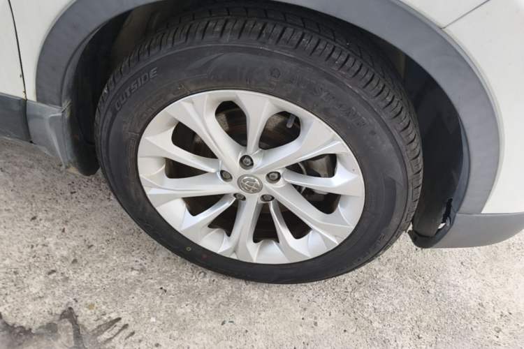 Used Brilliance V3 2016 1.5L Manual Smart Version Right Front Wheel Hub