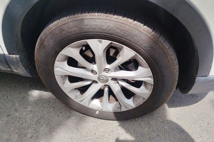 Used Brilliance V3 2016 1.5L Automatic Smart Version Right Front Wheel Hub
