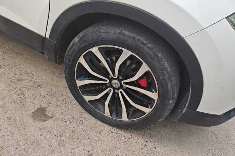Used Brilliance V3 2016 1.5T Automatic Flagship Model Right Front Wheel Hub