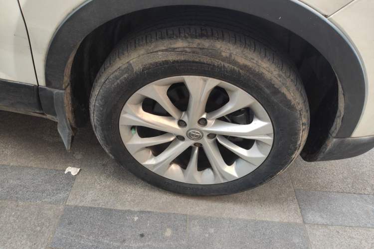 Used Brilliance V3 2016 1.5L Manual Smart Version Right Front Wheel Hub