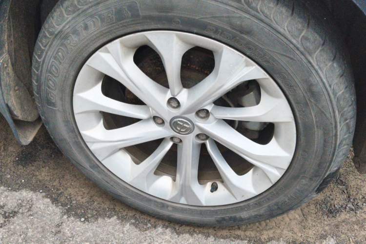 Used Brilliance V3 2016 1.5L Manual Comfort Model Right Front Wheel Hub