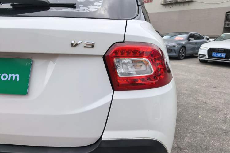 Used Brilliance V3 2016 1.5L Manual Smart Version Right Rear Taillight